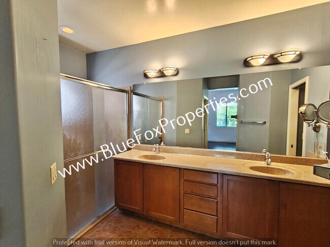 Building Photo - 12785 N Seacliff Pl