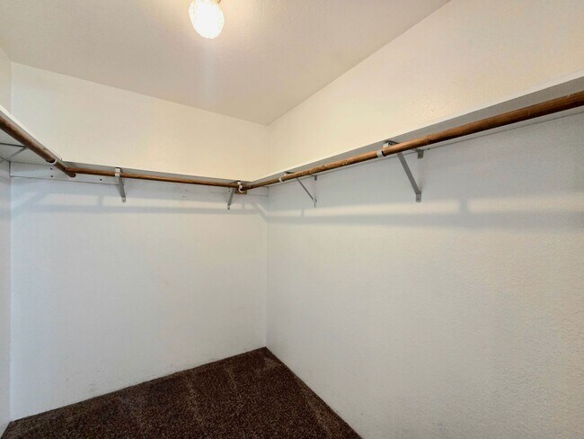 Building Photo - 1409 Maple St