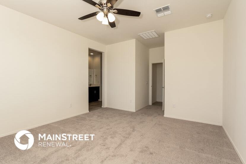 Building Photo - 13995 E Golden Oaks Rd