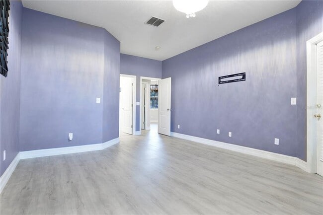 Building Photo - 2560 Tall Maple Loop