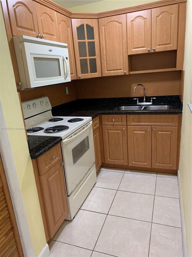Building Photo - 255 SW 60th Ave