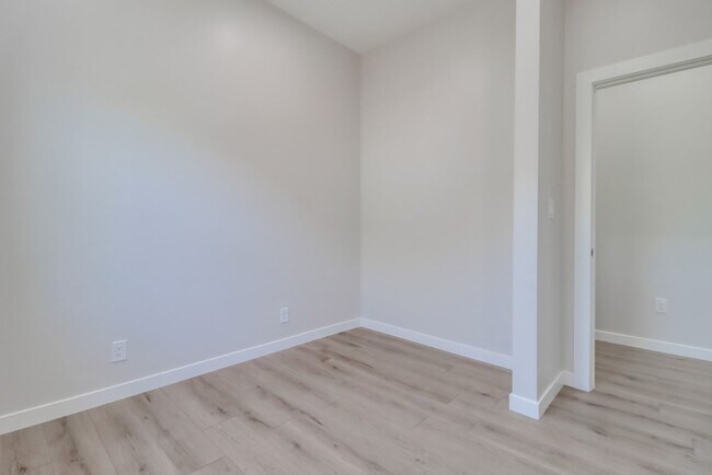 Building Photo - 3083-3087 39th St.