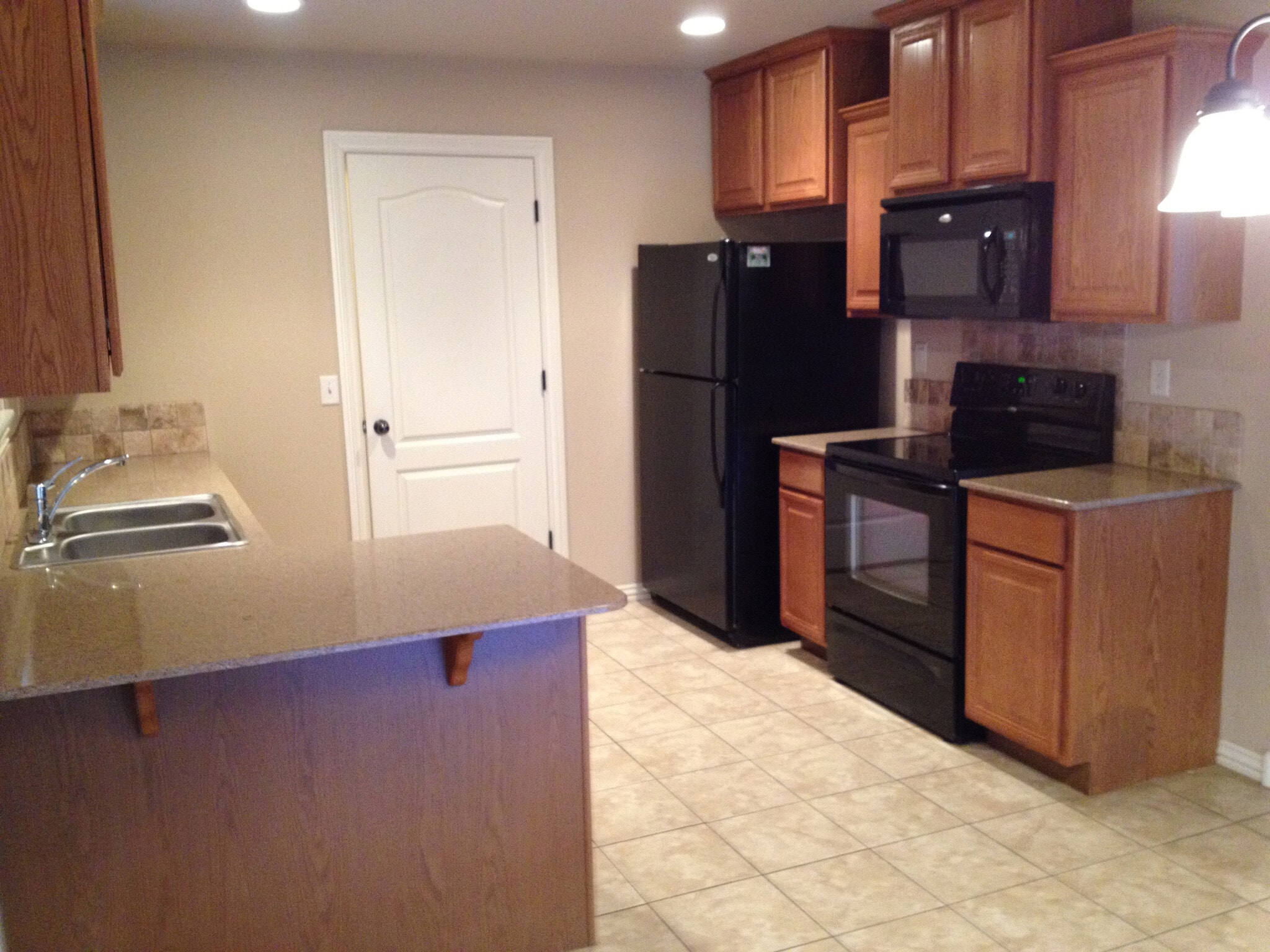 Brand-new kitchen appliances - 3876 W Mahogany Dr