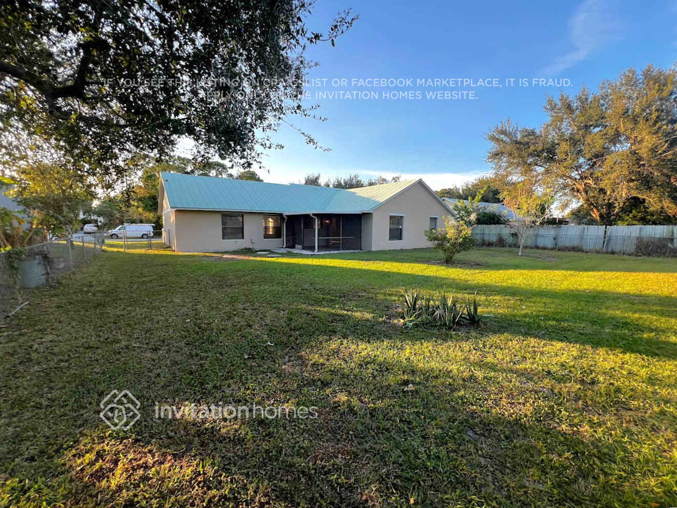 Building Photo - 1649 SE Lorraine St