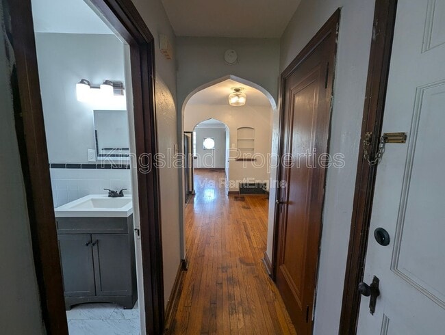Building Photo - 3910 Chippewa St