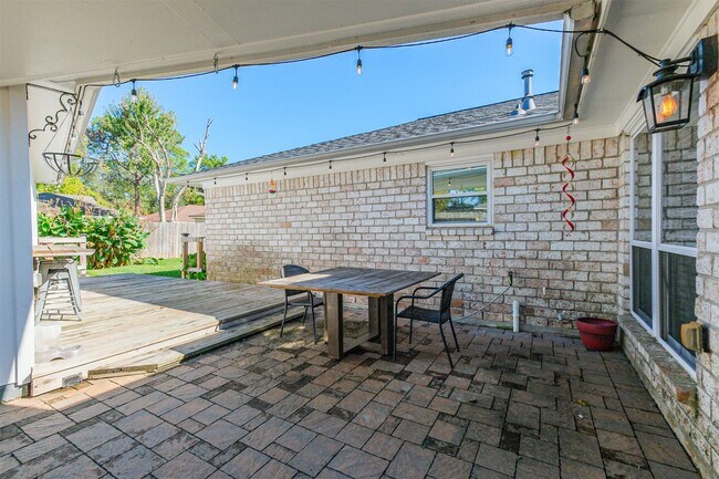 Building Photo - 9714 Railton St