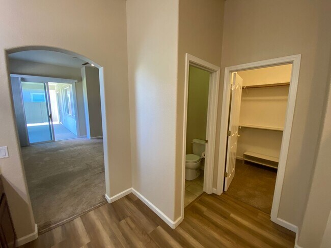 Building Photo - Beautiful 55+ Home in Heritage Lakeside