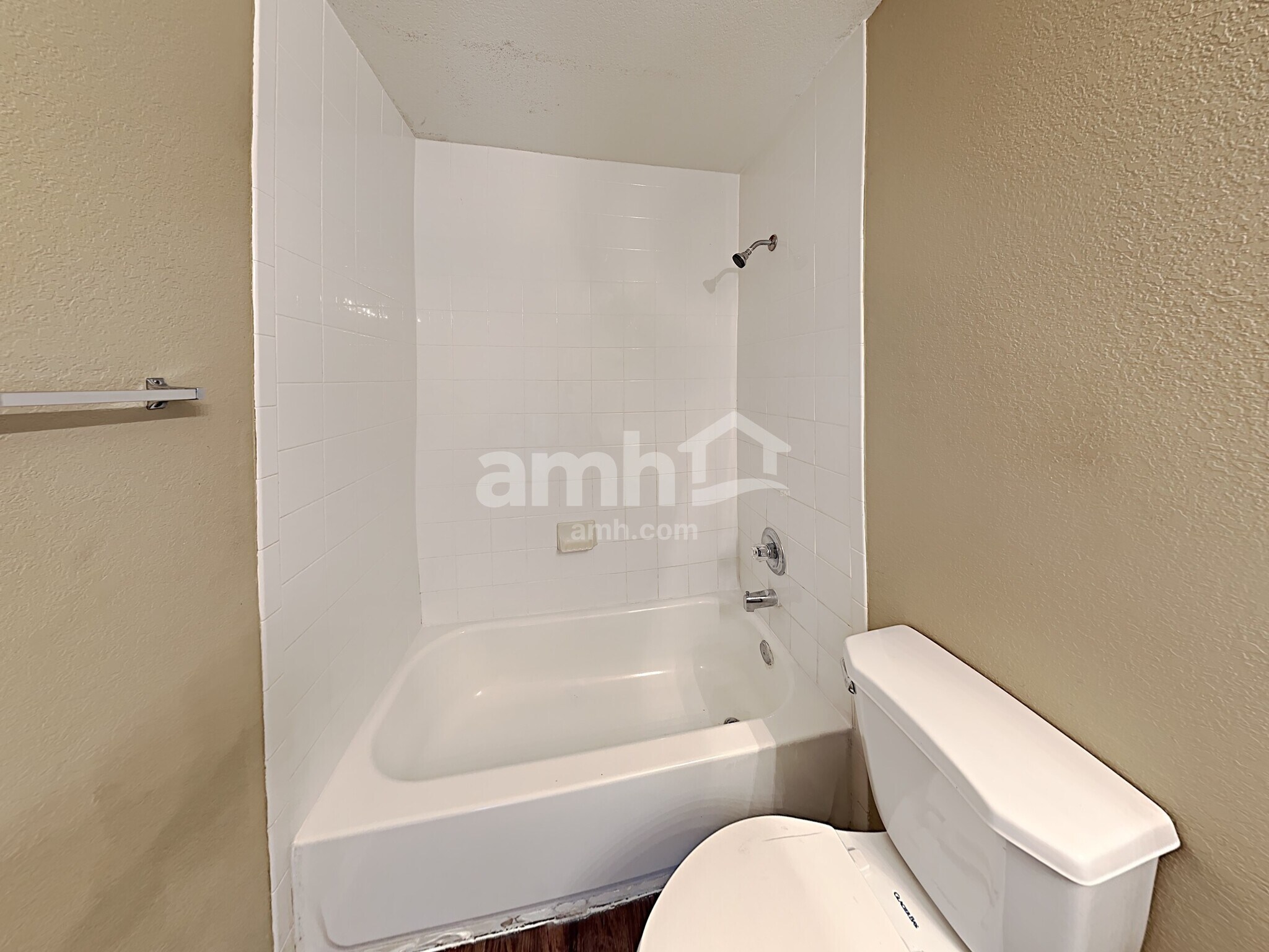 Building Photo - 9211 Mission Run