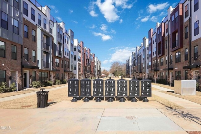 Building Photo - 1247 Shaw View Aly