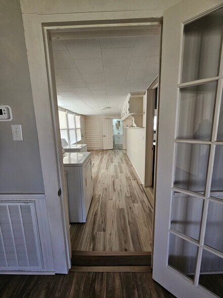 Building Photo - 4058 West Ave