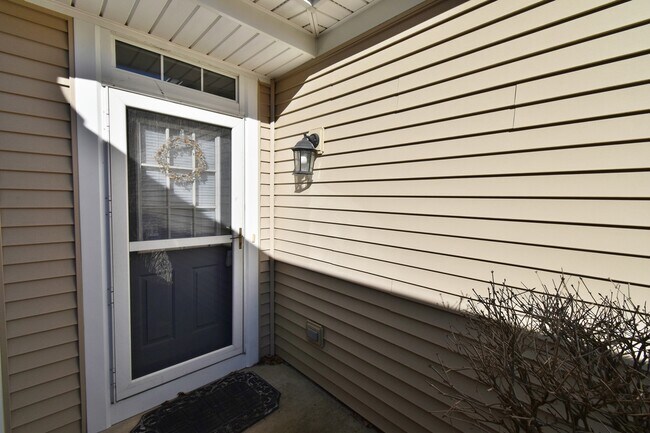 Building Photo - 1815 Moore Ct