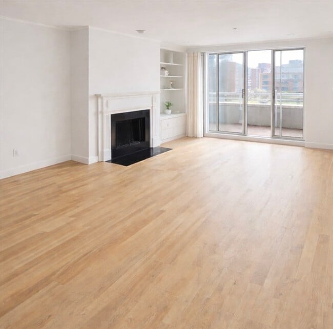 Building Photo - 6 Canal Park