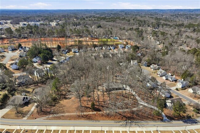 Building Photo - 1460 Hillcrest Dr