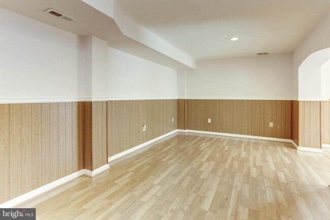 Building Photo - 11821 Charen Ln
