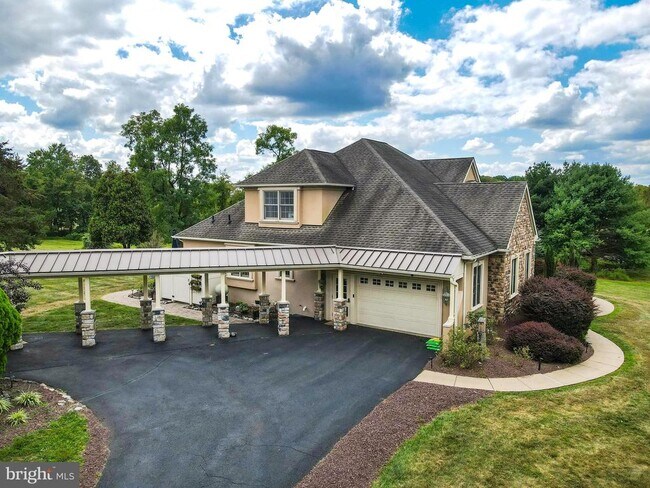 Building Photo - 86 Aqueduct Rd