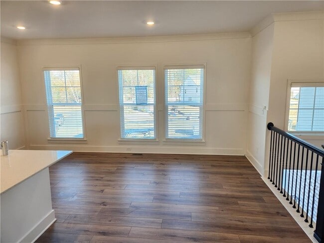 Building Photo - 404 Brodie Dr