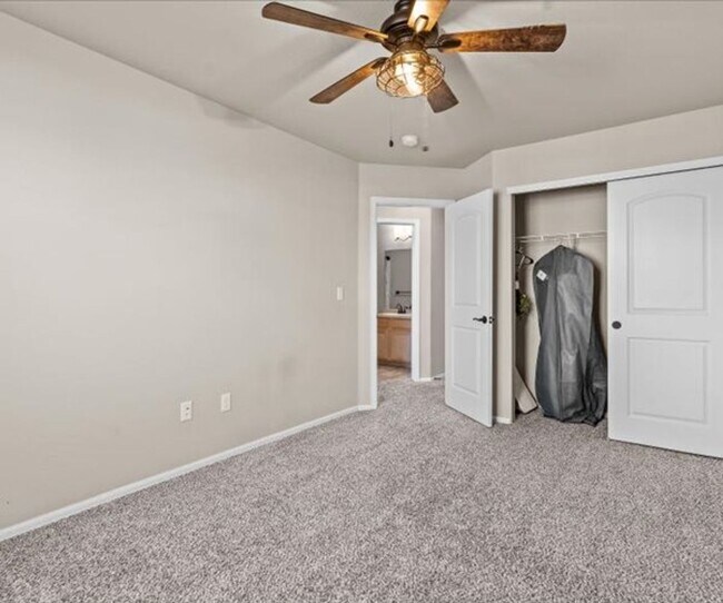 Building Photo - Modern 4-Bedroom Home in Desirable Promontory Neighborhood - Pet Friendly