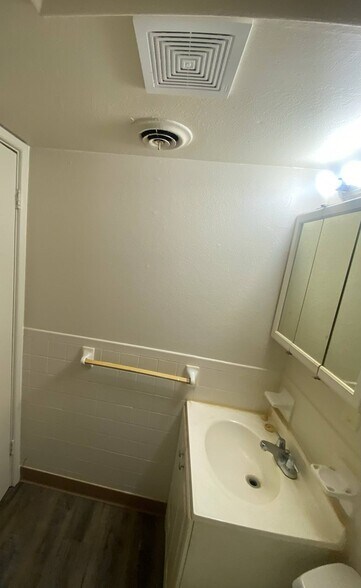 Building Photo - 2384 Williams Creek Rd