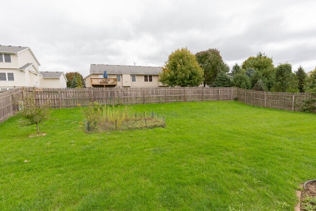 Building Photo - 5831 Belle Ave