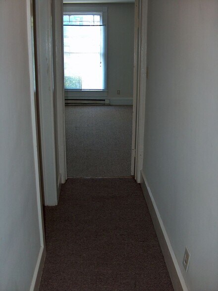 Building Photo - 718 Brown St