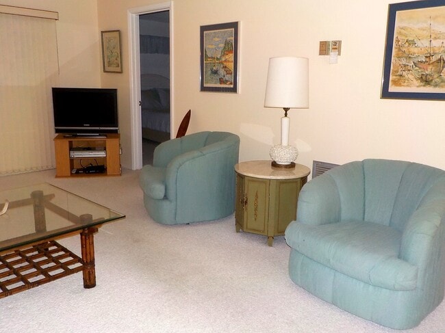 Building Photo - 607 Fair Winds Dr