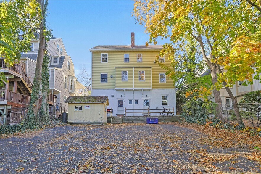 Building Photo - 105 S Broadway