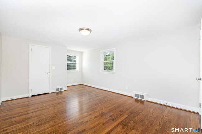 Building Photo - 170 Brunswick Ave