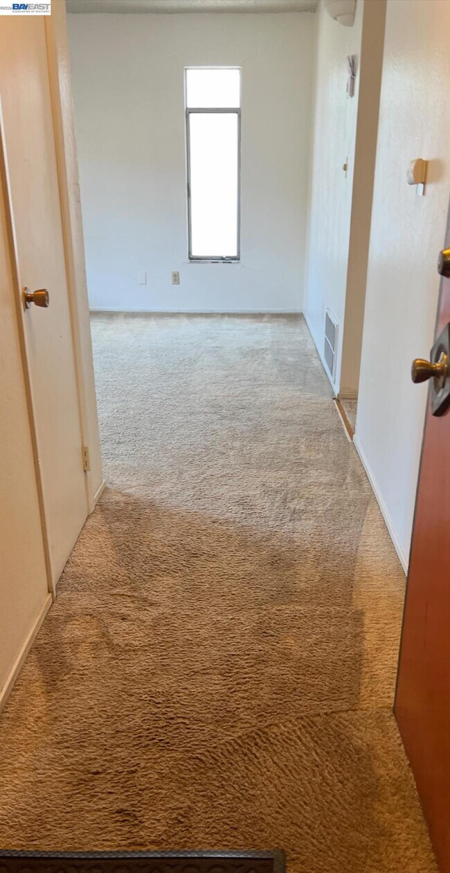 Building Photo - 954 F St