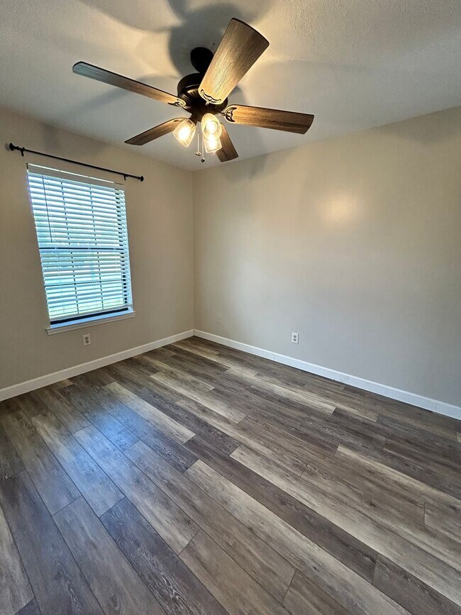 Building Photo - 249 Hannover Cir