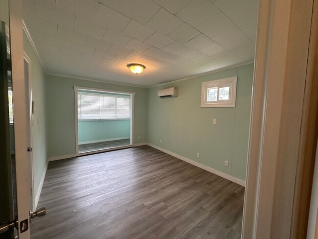 Building Photo - 190 Rogers Rd