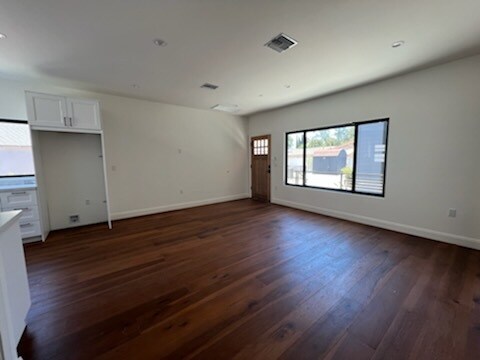 Building Photo - 7507 Hesperia Ave