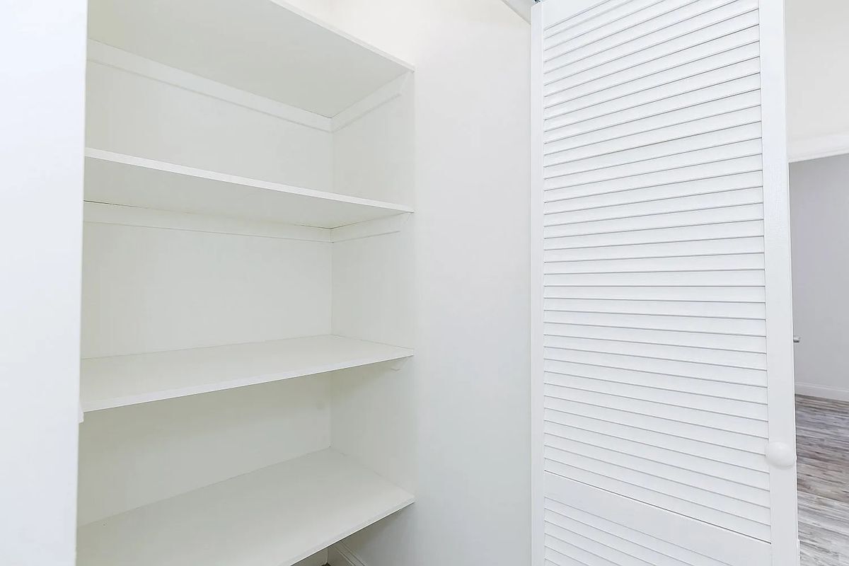 Building Photo - 9958 Marklein Ave