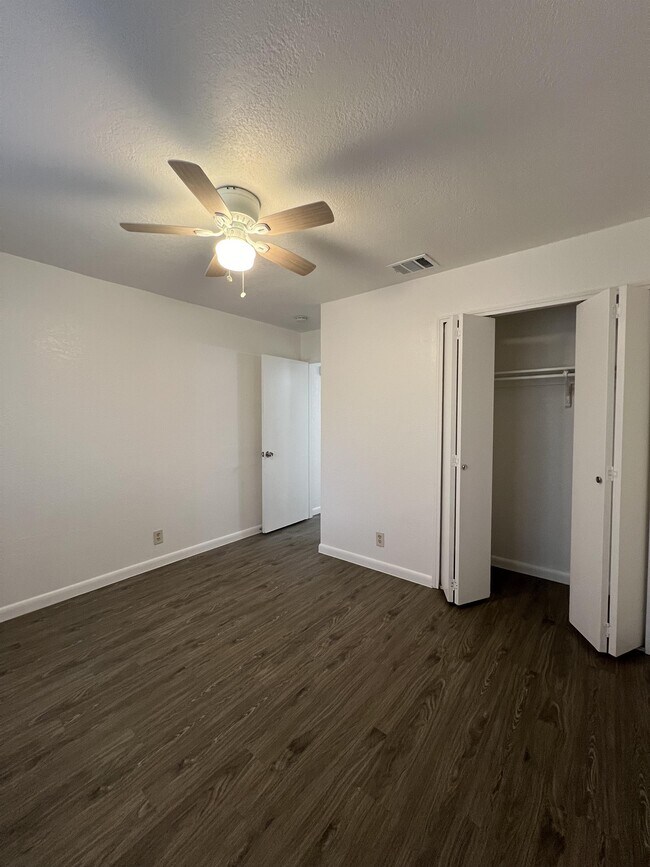 Building Photo - 8848 Meadow Range St