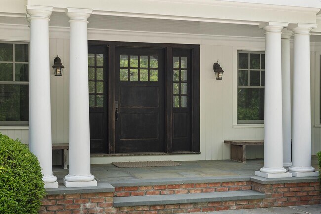 Building Photo - 19 Fairleigh Ct