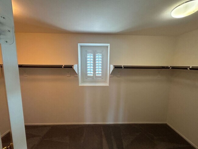 Building Photo - Beautiful Home For Rent NW Bakersfield COMING SOON!