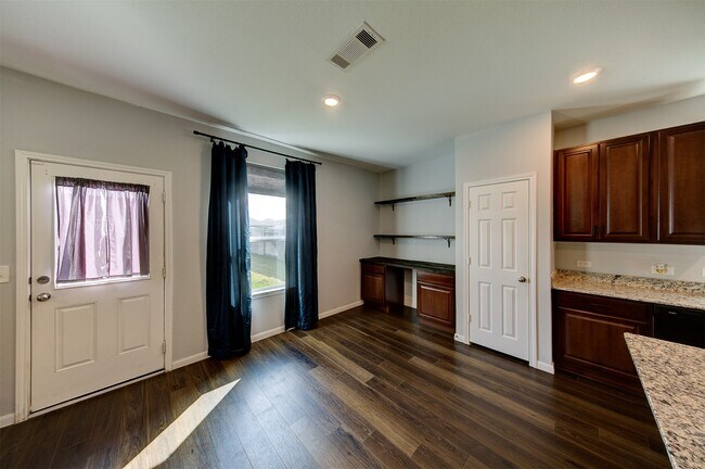 Building Photo - 23911 Grass Hook Ln