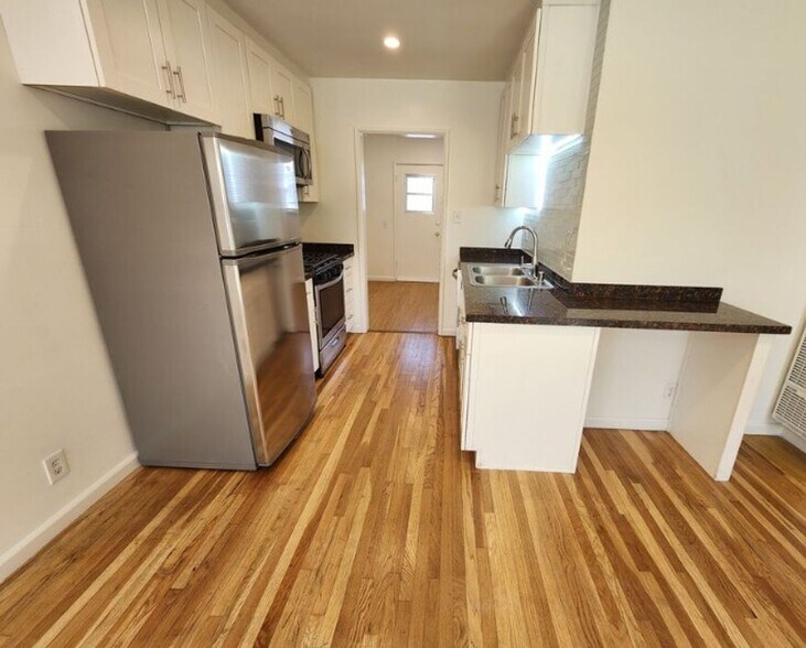 Building Photo - 12219 Ocean Park Blvd