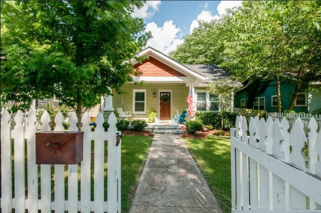 Building Photo - East Nashville Bungalow LEASING SPECIAL!