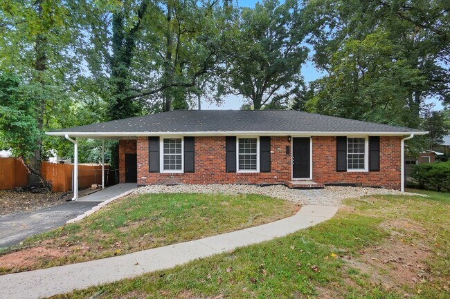 Building Photo - 332 Seneca Pl