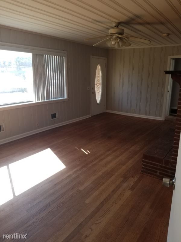 Building Photo - 3 br, 105 bath House - 55 War Hill Park Rd