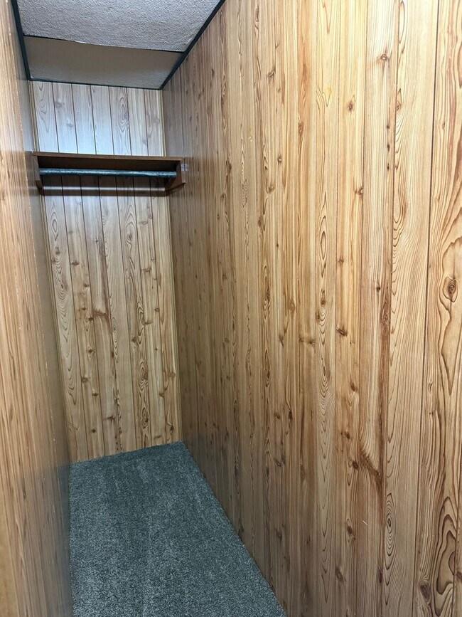 Building Photo - 201 W Market St