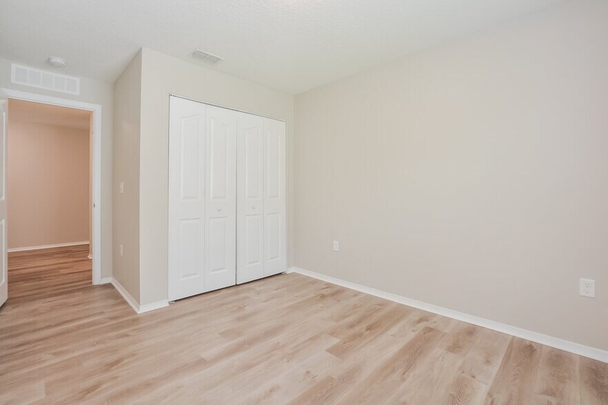 Building Photo - 1617 Strathmore Cir