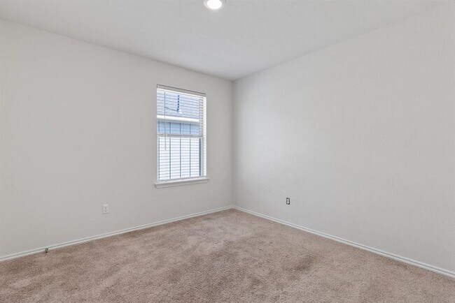 Building Photo - 905 Duskywing Wy