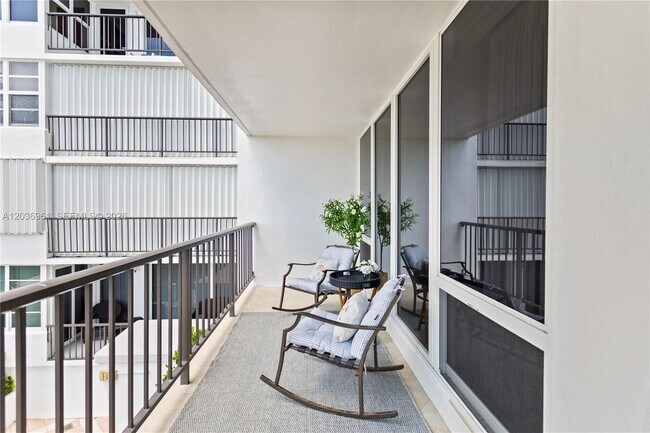 Building Photo - 4280 Galt Ocean Dr
