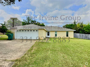 Building Photo - 3 bed 2 bath with 2 car garage