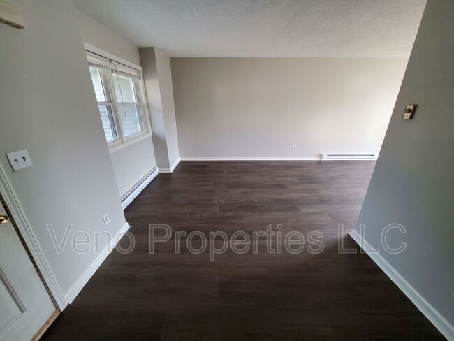 Building Photo - 2016 St Paul Dr