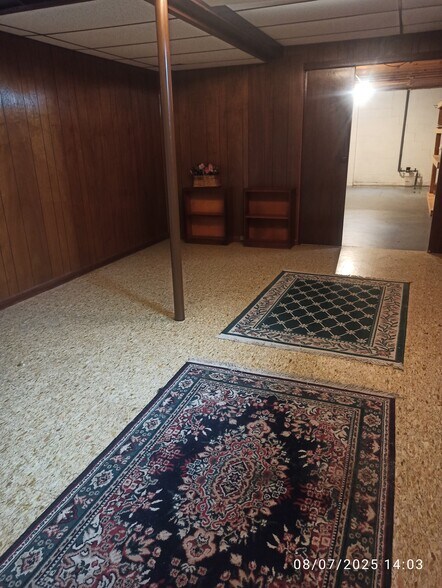 Basement hard finished - 2826 67th St
