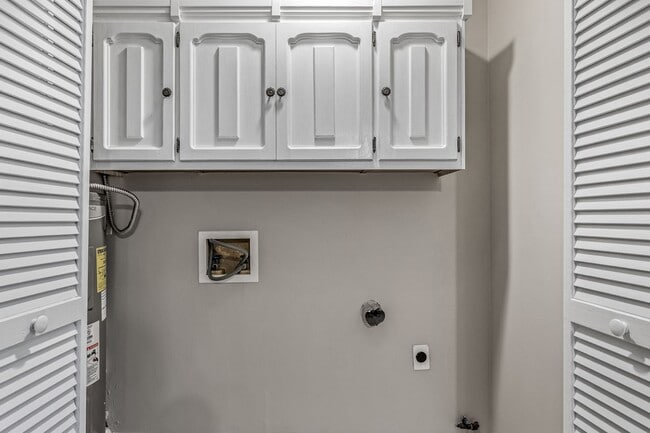 Building Photo - McLeansville - Minutes from Elon & Greensboro!  Brick Duplex on a few Acres, Den, SS Appliances, ...