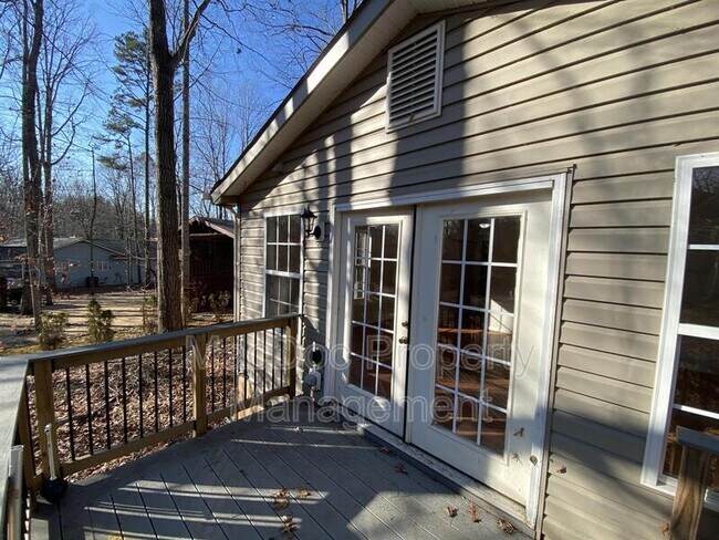 Building Photo - 117 Edgehill Dr