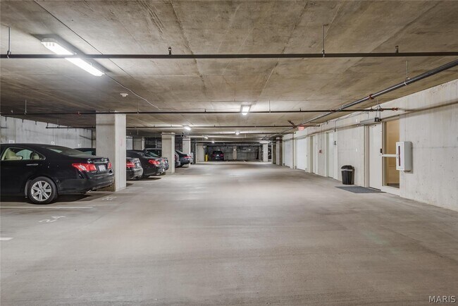 Building Photo - 4909 Laclede Ave